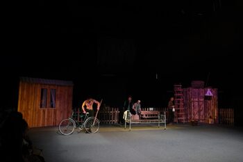 «Ауыл хикаялары» – қала сахнасында